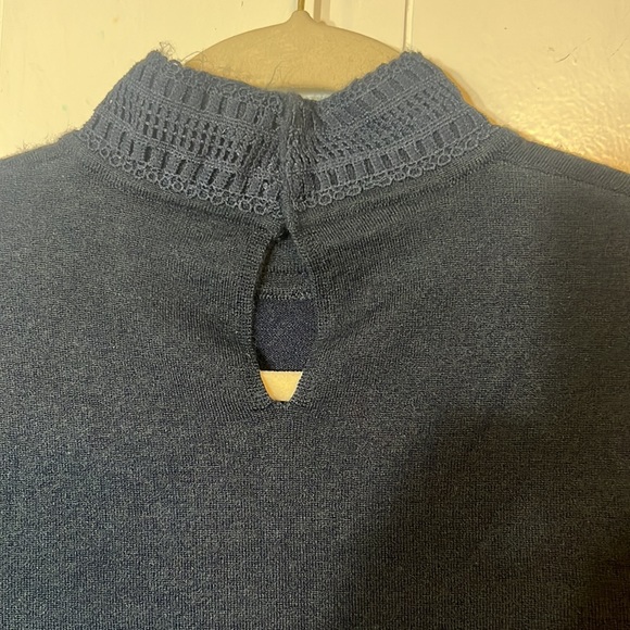 Few moda navy lace mock neck sweater - Picture 4 of 7